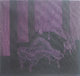 Interieur violett (Glühbirne, Tisch, Blume, Stuhl)